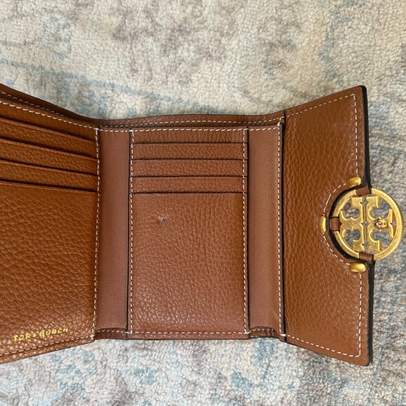 Tory Burch Medium Miller Trifold  Pebbled Leather Wallet  Light Umber - Picture 3 of 6
